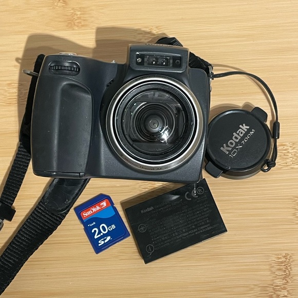 Kodak EasyShare DX6490 4.0MP Black Digital Camera - No Charger - Picture 1 of 6